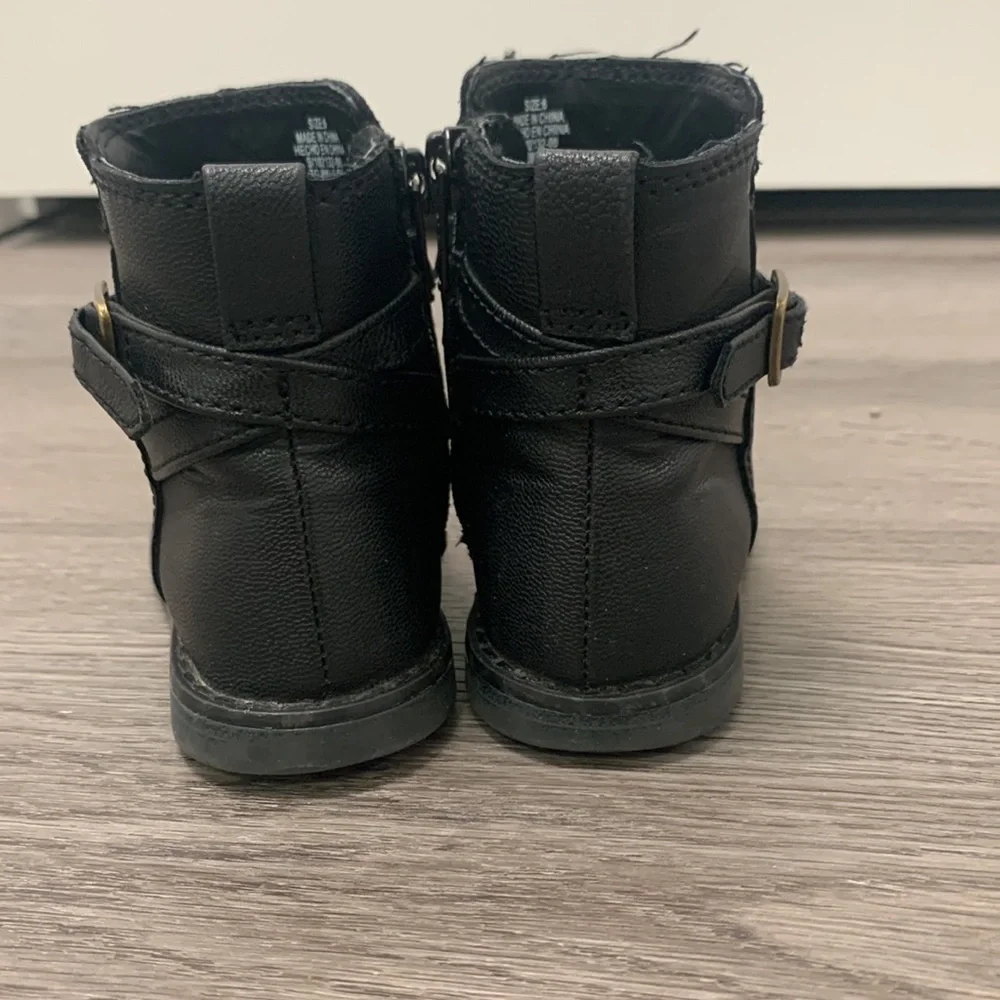 Gap baby black boots - size 6